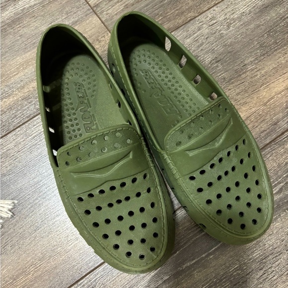 Kids Green Slip-On Loafers - Picture 1 of 2
